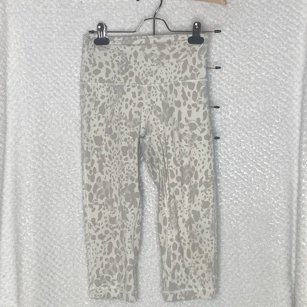 Lululemon align HR crop 17” legging size 6